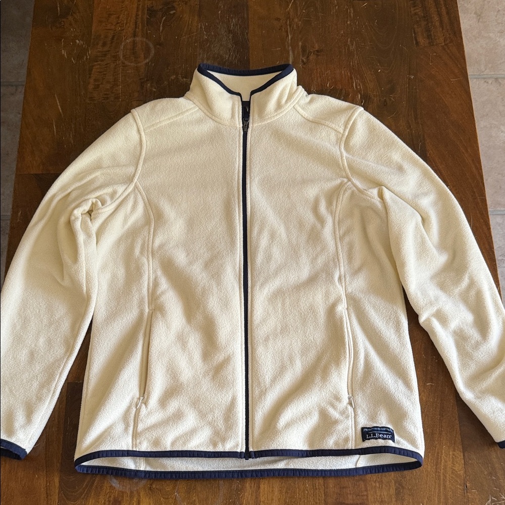 L.L. Bean Off-White Fleece with Dark Blue Accents
